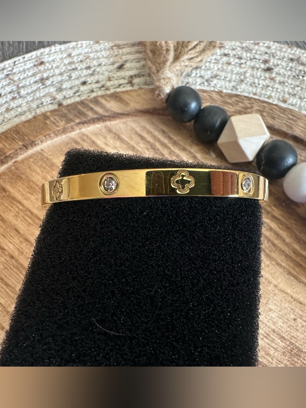 NWT Gold-Plated  Iconic Clover Bangle Bracelet